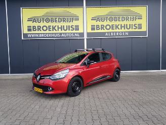 Vaurioauto  campers Renault Clio 0.9 TCe Expression 2013/2