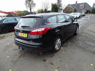 Vaurioauto  commercial vehicles Ford Focus Wagon 1.0 Ti-VCT EcoBoost 12V 125 2013/5