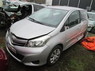 Voiture accidenté Toyota Yaris 1,3 Lounge 2012/3