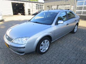 damaged commercial vehicles Ford Mondeo 1.8-16V AMBIETE 5drs 2005/2