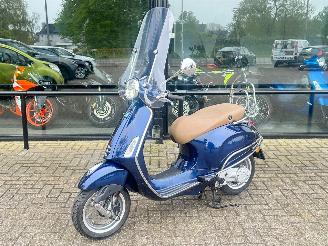 damaged scooters Vespa  Primavera IGet 2019/5