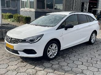 krockskadad bil vrachtwagen Opel Astra SPORTS TOURER 1.2 Edition 2021/8