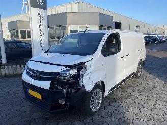 damaged passenger cars Opel Vivaro 2.0 CDTI autom. L2H1 2020/11
