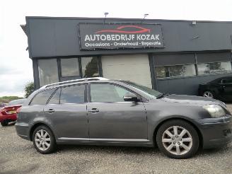 damaged commercial vehicles Toyota Avensis 2.2 D-4D Executive leer pdc airco 2007/2