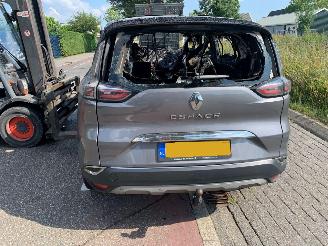damaged passenger cars Renault Espace 1.8 TCe Initiale Paris 7p 2019/2