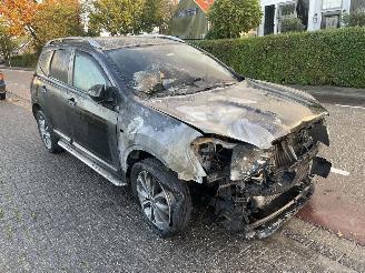 damaged campers Nissan Qashqai+2 2.0 dCi 100kw 4x4 2009/7