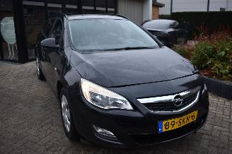 damaged commercial vehicles Opel Astra SPORTS TOURER 2011/10