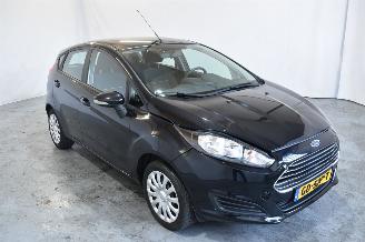 damaged passenger cars Ford Fiesta 1.0 STYLE 2015/4