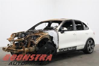 damaged commercial vehicles Porsche Cayenne Cayenne II (92A), SUV, 2010 / 2017 4.8 V8 32V Turbo 2011/9