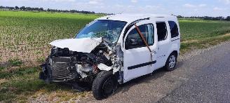 uszkodzony maszyny Renault Kangoo 1.2 tce 2016/4