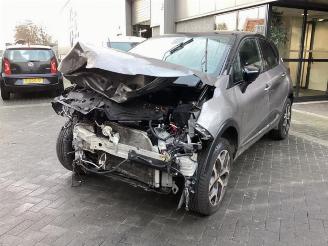 damaged passenger cars Renault Captur Captur (2R), SUV, 2013 0.9 Energy TCE 12V 2017/12