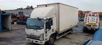 Schade vrachtwagen Isuzu N  2016/1