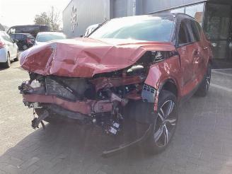damaged passenger cars Volvo XC40 XC40 (XZ), SUV, 2017 1.5 T3 Autom. 12V 2020/1