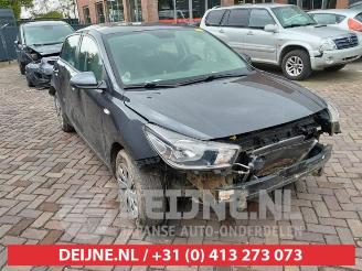 Damaged car Kia Rio Rio IV (YB), Hatchback, 2017 1.2 MPI 16V 2017