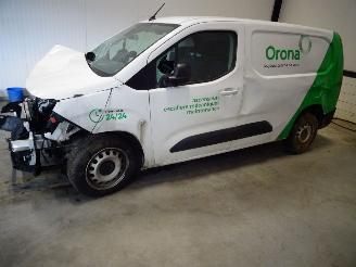 damaged commercial vehicles Citroën Berlingo 1.5 HDI AUTOMAAT 2023/6