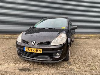 damaged commercial vehicles Renault Clio  2007/1