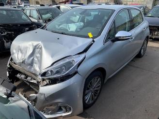 Damaged car Peugeot 208 208 I (CA/CC/CK/CL), Hatchback, 2012 / 2019 1.6 Blue HDi 100 2016/4