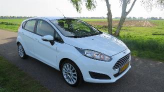 damaged commercial vehicles Ford Fiesta 1.5 TDCI Style 5drs 2015 Titanium Airco navi 2015-12 Euro 6 2015/12