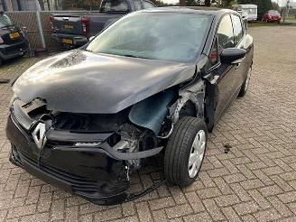 škoda osobní automobily Renault Clio  2015/11