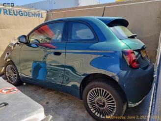 damaged commercial vehicles Fiat 500  2020/12