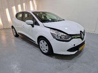 damaged commercial vehicles Renault Clio 0.9 TCe Expression Navi AC 66kW 2014/6