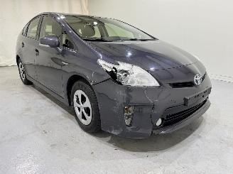 Vaurioauto  passenger cars Toyota Prius HB 1.8 Dual VVT-i HEV Exe 2013/4