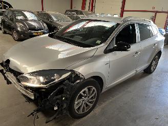uszkodzony samochody ciężarowe Renault Mégane Stationcar 1.2 TCE Limited 2015/3