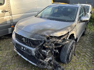 uszkodzony przyczepy kampingowe Peugeot 3008 1.2 Puretech Blue Lease Premium  ( 37887 Km ) 2020/2