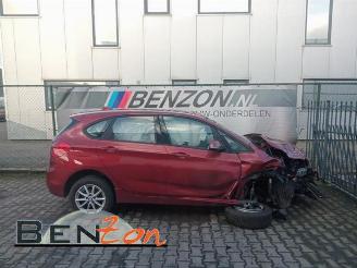 krockskadad bil bromfiets BMW 2-serie  2019/3