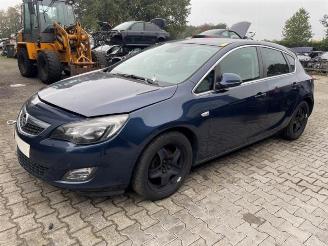 damaged commercial vehicles Opel Astra Astra J (PC6/PD6/PE6/PF6), Hatchback 5-drs, 2009 / 2015 1.4 Turbo 16V 2011/3