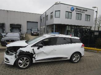 danneggiata roulotte Renault Clio 1.5dci Estate AIRCO NAVI E6 2017/7