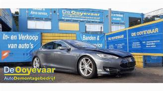 krockskadad bil auto Tesla Model S Model S, Liftback, 2012 85 2014/3