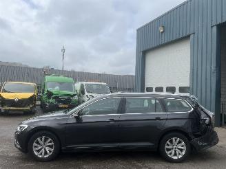 Unfall Kfz Van Volkswagen Passat 1.6 TDI DSG AUTOMAAT BJ 2018 CLIMA NAVI ! 2018/1