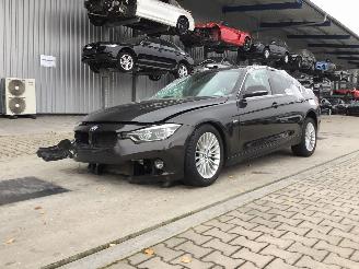 Vaurioauto  passenger cars BMW 3-serie 320i 2017/11