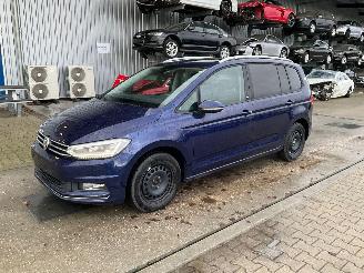 dañado vehículos comerciales Volkswagen Touran II 2.0 TDI 2018/12