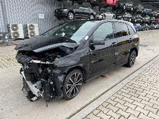 Vaurioauto  passenger cars Mercedes B-klasse Sports Tourer 2018/3