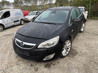 uszkodzony microcars Opel Astra J (PC6/PD6/PE6/PF6) Hatchback 5-drs 1.4 Turbo 16V (Euro 5) 2010/1