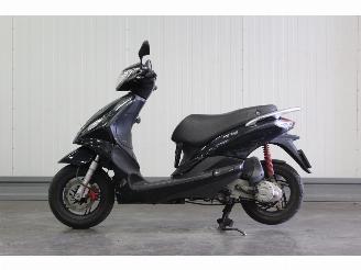 damaged scooters Piaggio  Fly 4T. SNOR schade 2017/1