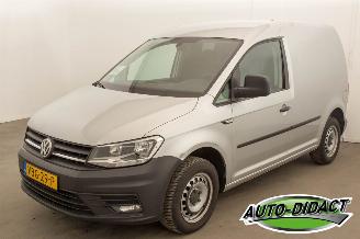 damaged microcars Volkswagen Caddy 2.0 TDI 75 kw Automaat L1H1 BMT Highline 2019/10