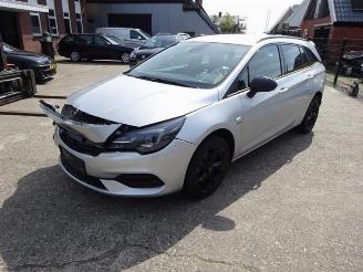 Salvage car Opel Astra  2021/6