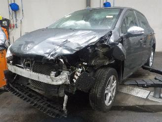 Voiture accidenté Peugeot 208 208 I (CA/CC/CK/CL) Hatchback 1.2 Vti 12V PureTech 82 (EB2F(HMZ)) [60k=
W]  (03-2012/12-2019) 2013/1