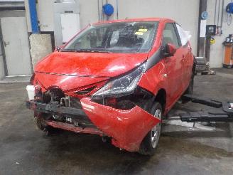 Voiture accidenté Toyota Aygo Aygo (B40) Hatchback 1.0 12V VVT-i (1KR-FE) [51kW]  (05-2014/06-2018) 2017