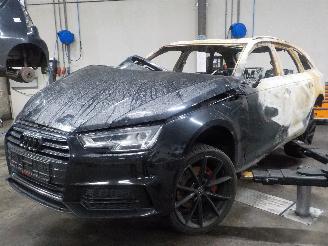 Voiture accidenté Audi A4 A4 Avant (B9) Combi 3.0 TDI V6 24V (CSWB) [160kW]  (10-2015/08-2018) 2017/1