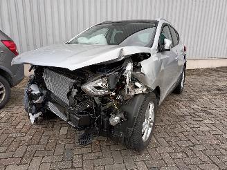 Salvage car Hyundai Ix35 iX35 (LM) SUV 2.0 16V (G4KD) [120kW]  (01-2010/08-2013) 2011/11