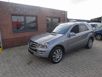 damaged commercial vehicles Mercedes ML 350 GRAND EDITION 2011/2