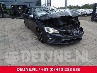 dañado vehículos comerciales Volvo V-60 V60 I (FW/GW), Combi, 2010 / 2018 2.0 T6 16V 2015/1