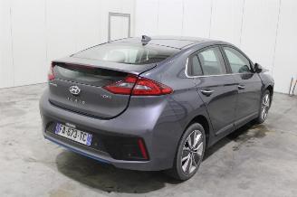 Hyundai Ioniq  picture 3