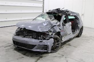 Damaged car Volkswagen Golf  2019/6