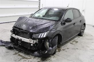 Damaged car Peugeot 208  2021/3