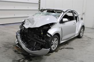 Salvage car Toyota Yaris  2020/11